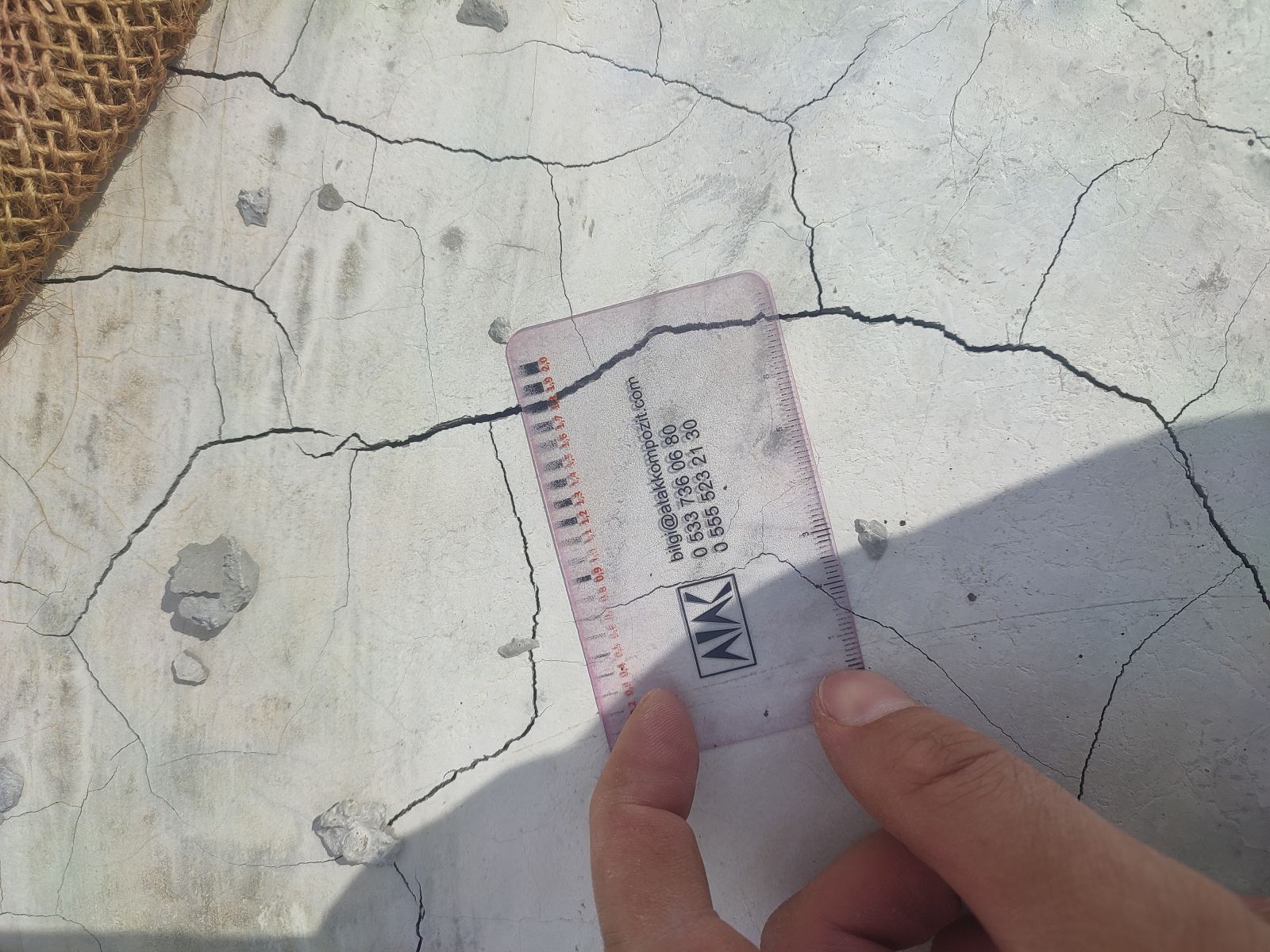 Rüzgar Türbini Temellerinde Sessiz Tehlike: Beton Çatlakları Neden Oluşur ve Bize Ne Anlatır?